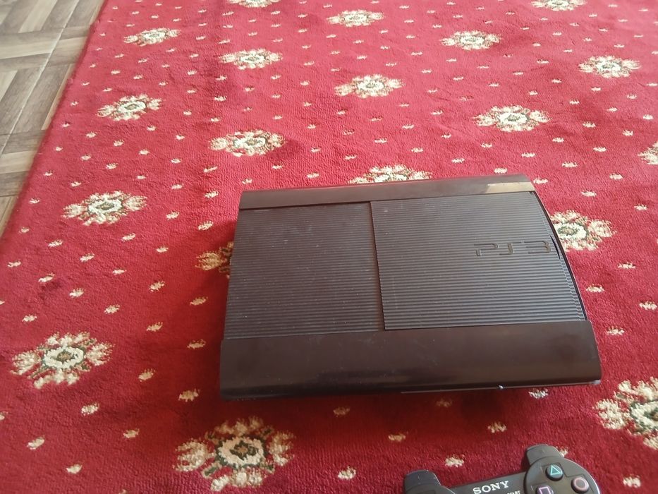 Playstation 3 продаётся срочна