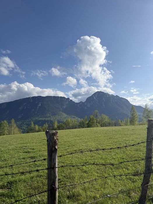 Teren cu vedere panoramica de excepție în Poiana Mărului – Brașov