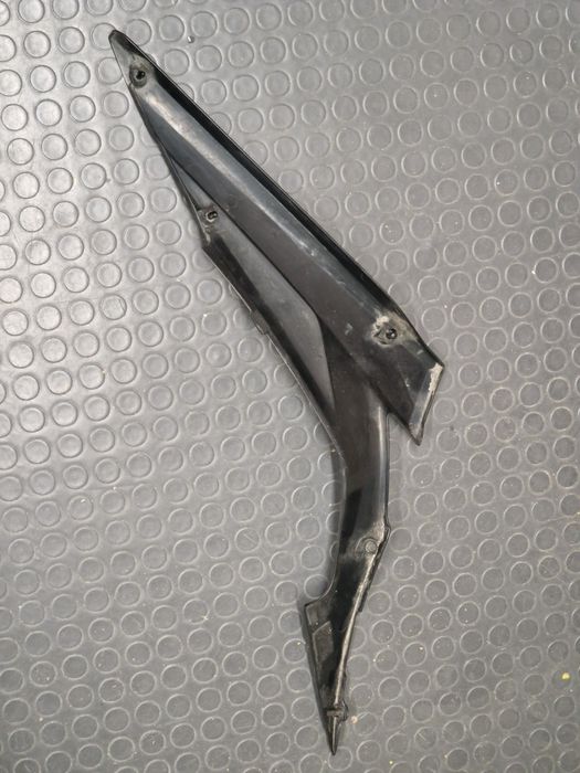 Пластмаса Кора Спойлер от Suzuki GSR600 2006г