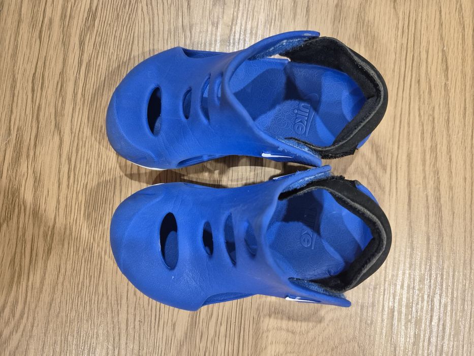Сандали Nike 23,5