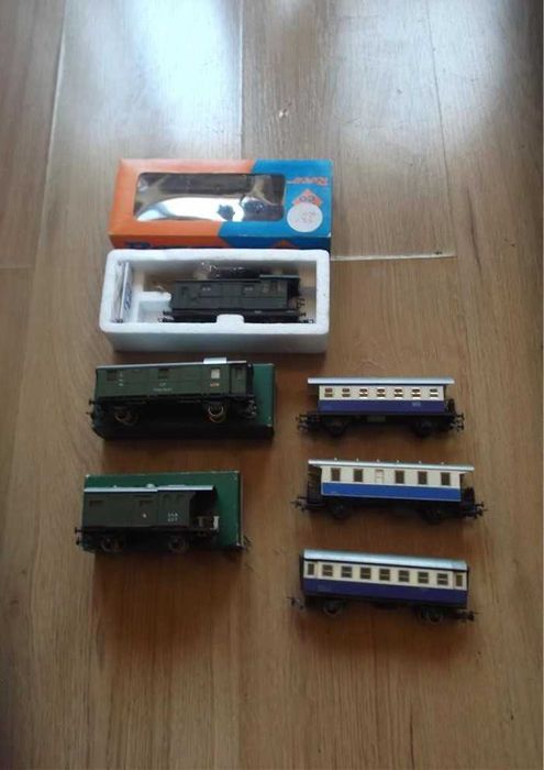 vagoane de calatori si marfa pentru trenulet HQ-16,5 mm-1:87