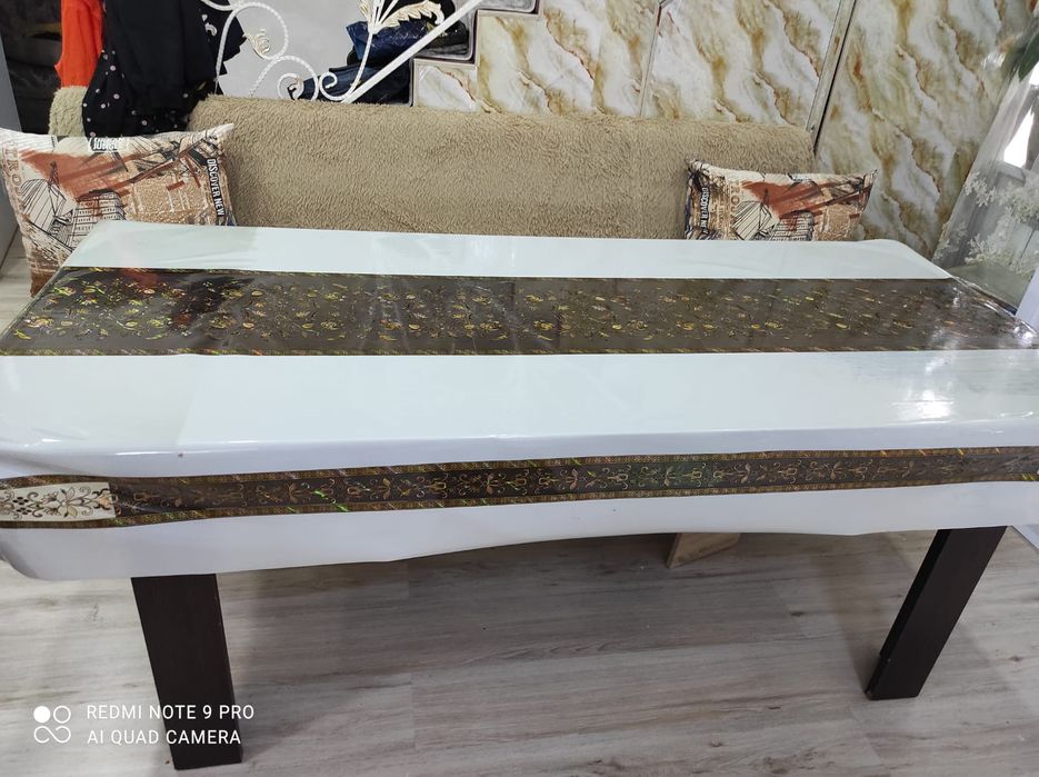 Кухонный или гостиный стол