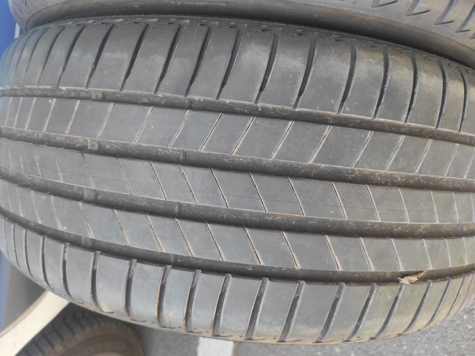 245/40/19 Bridgestone