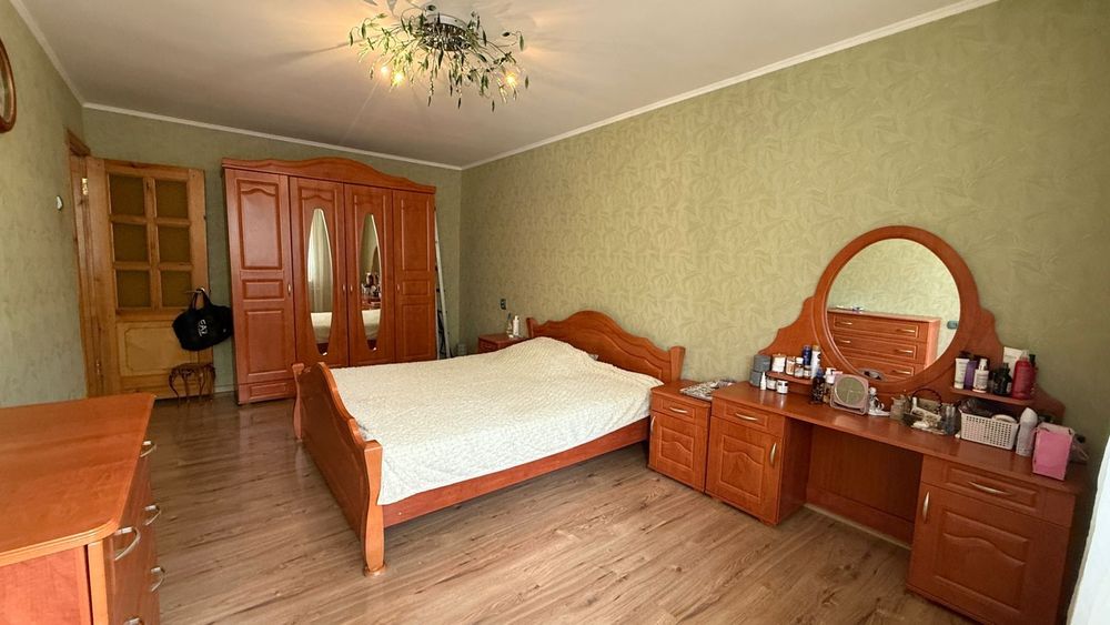 Продаётся 4х комнатная квартира