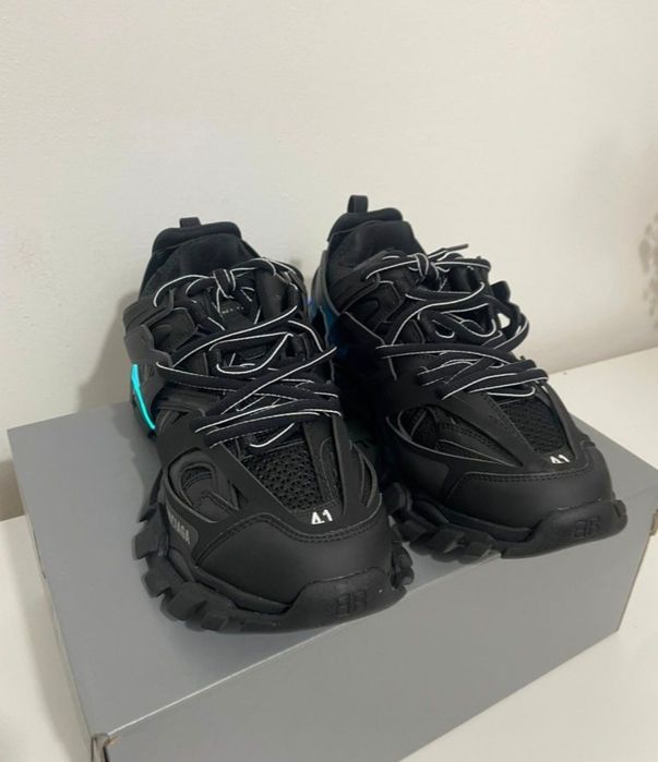 Balenciaga track led black