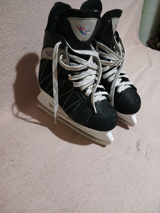 Продам коньки б/у