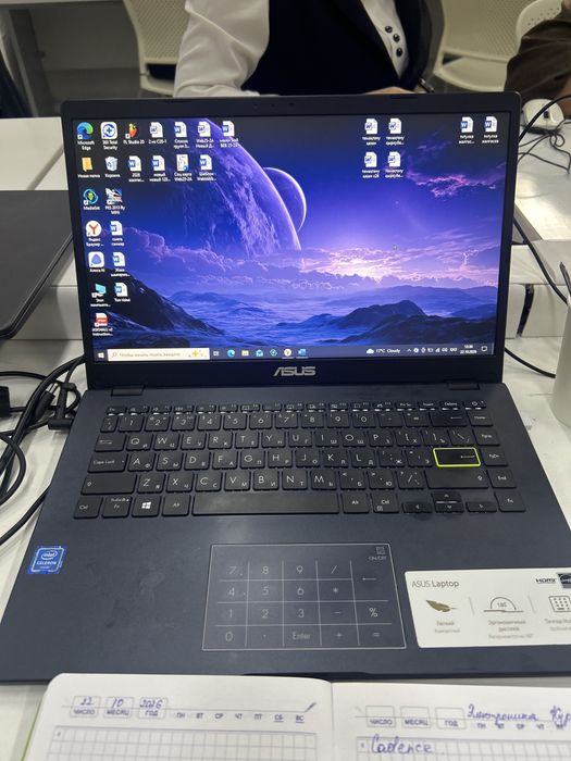 Ноутбук LENOVO laptop