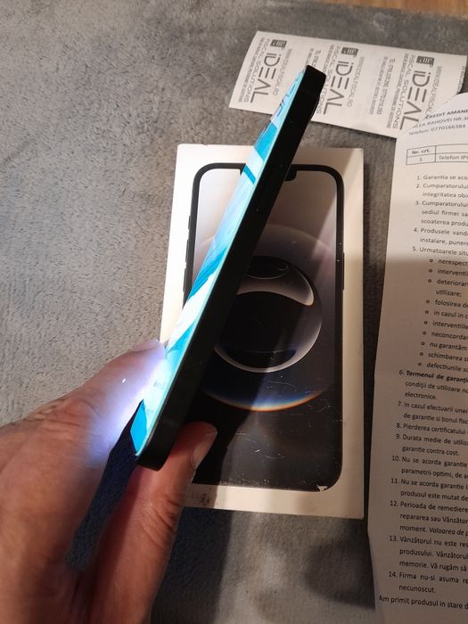 Vând iPhone 16E ca nou