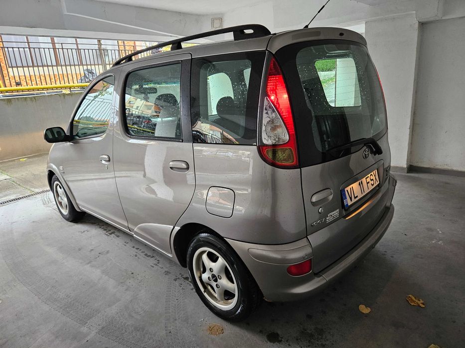 Toyota Yaris Verso, AC, senzori parcare, comenzi volan