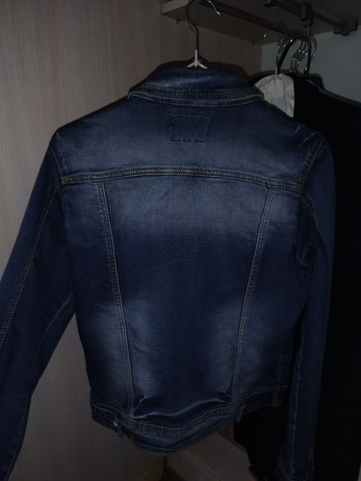 Продам женскую джинсовку