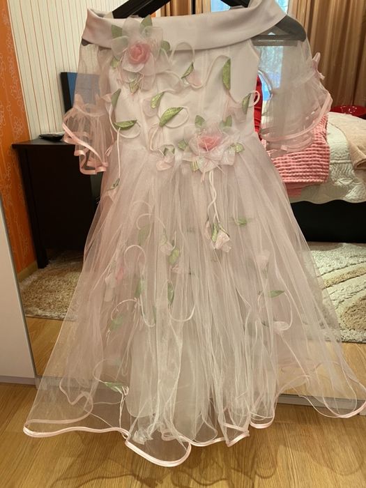 Платье детское нарядное с обручем