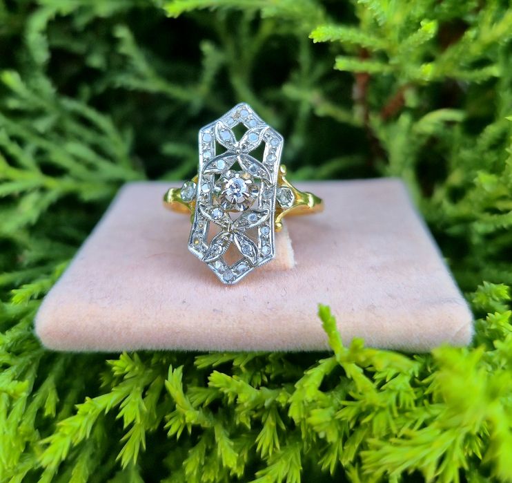 Inel Art Nouveau din aur de 18K cu diamante naturale montate in platina