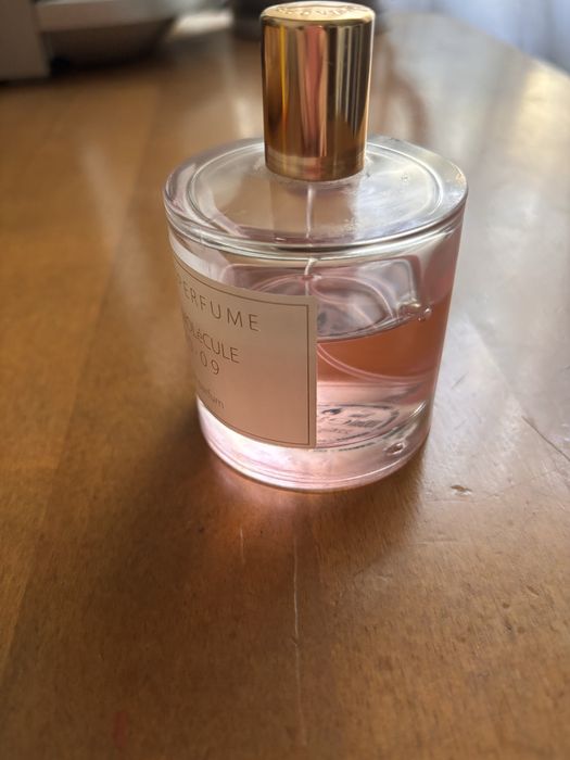 Pink molecule  09.09 Zarco Perfume