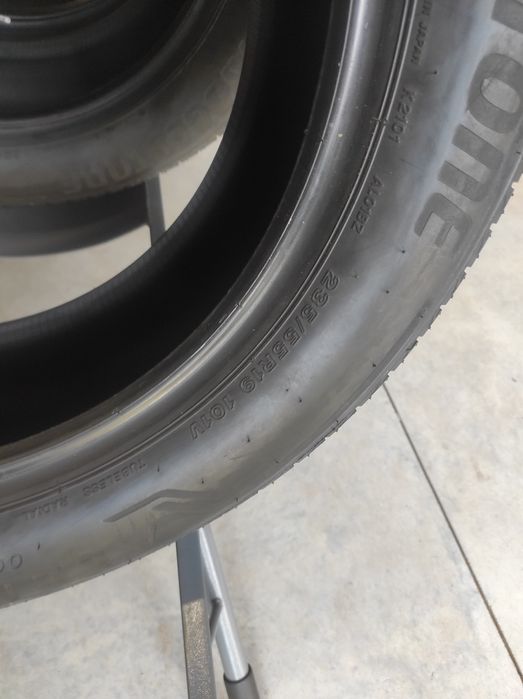 235/55/19 Bridgestone