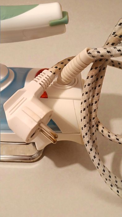 Утюг Scarlett полностью рабочий