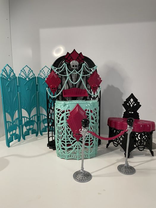 Monster high (монстер хай) мебель