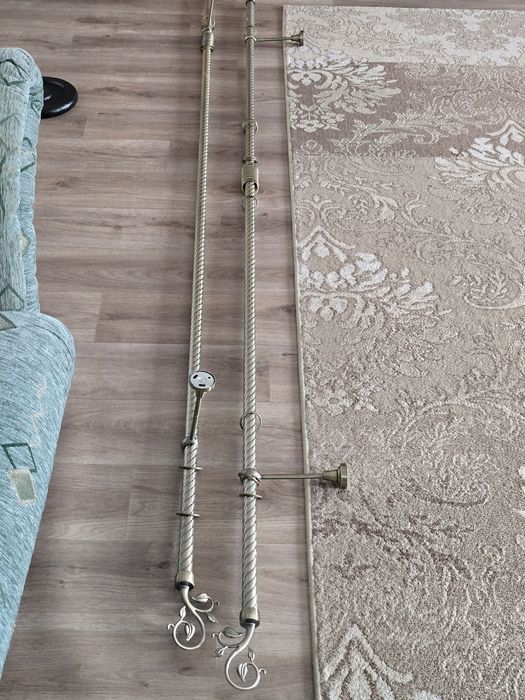 Продам карнизы металлические,настенные