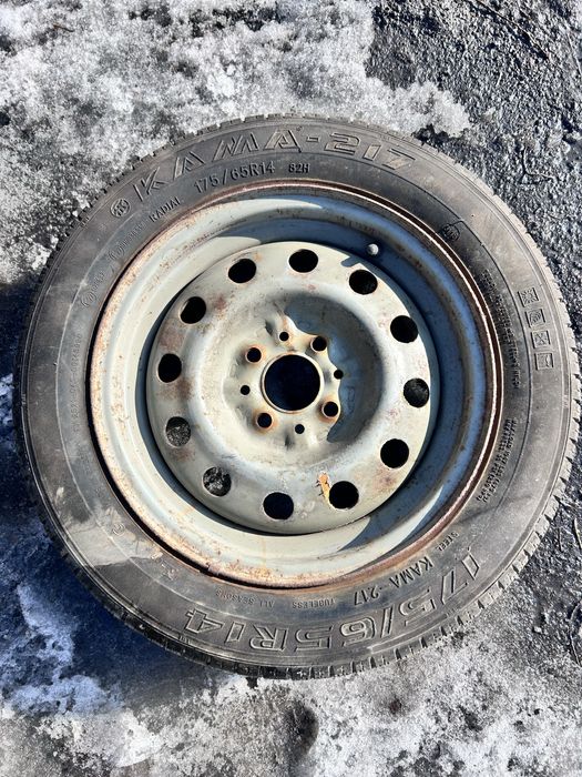 Продам запаску от гранты