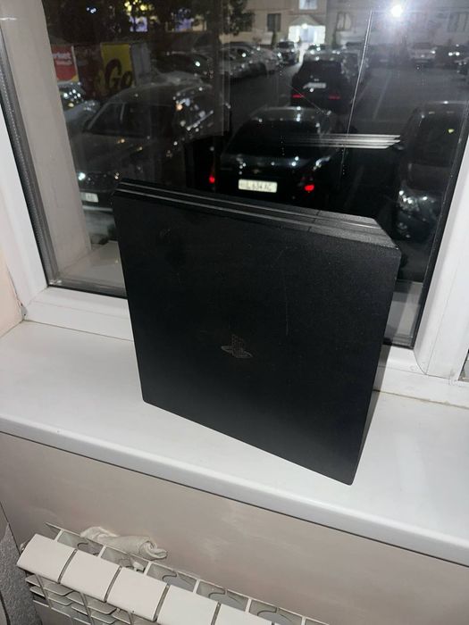 Продаётся Playstation 4 pro на 1tb. состояние отличное