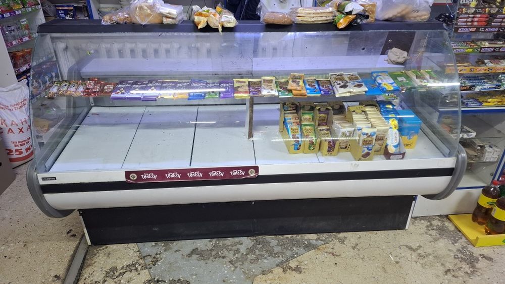 Витринный холодильник