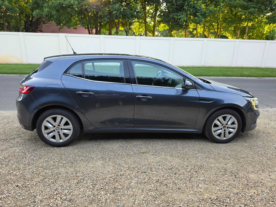 Renault Megane IV hatchback BUSINESS - 1.5 DCI 2019, EURO 6, garanție motor și cutia de viteze, posibilitate vânzare în RATE