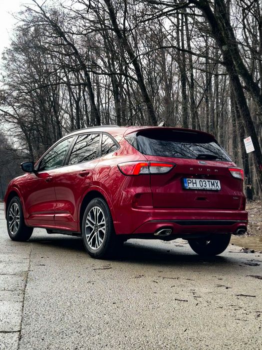 FORD Kuga 2023 — imagine 3