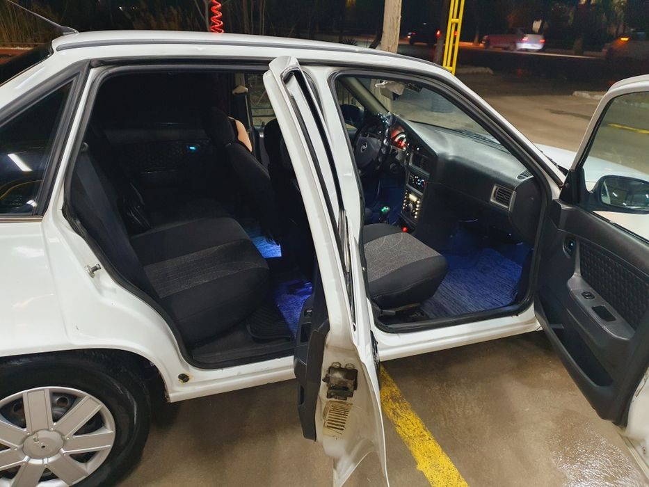 Nexia 2 srochni sotiladi 2015 yil.  lyuks, dons 1.6 kondior,