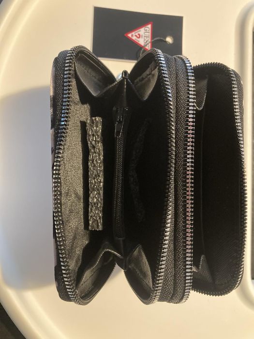 Дамски портфейл Guess