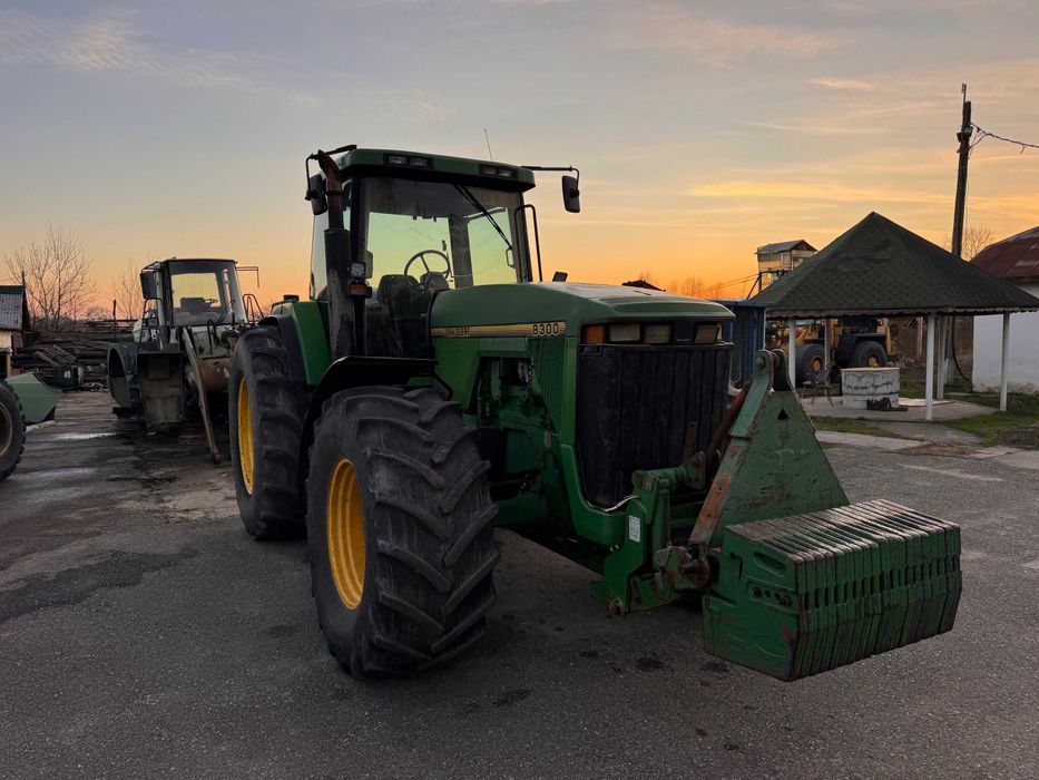 Tractor John Deere 8300