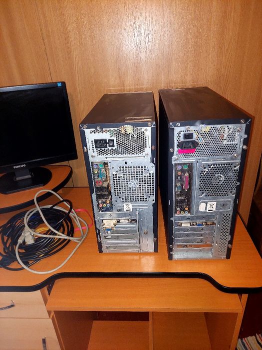 Vând calculatoare în perfectă stare de funcționare