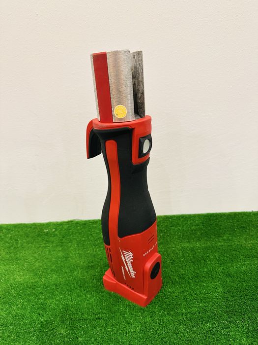 Presa Milwaukee M18 BLHPT 2025