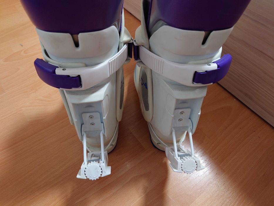 Ски обувки Rossignol Alias 43-45 и Lowa LC4 36-38.