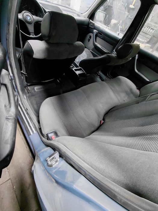 Продам бмв е34 по запчастям