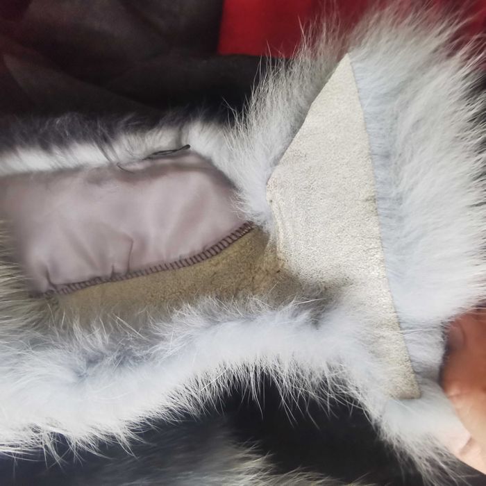 Продам дублёнку с меховым воротом