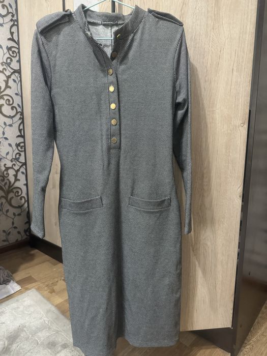 Женские плятья разние.Размера от 46 до 52