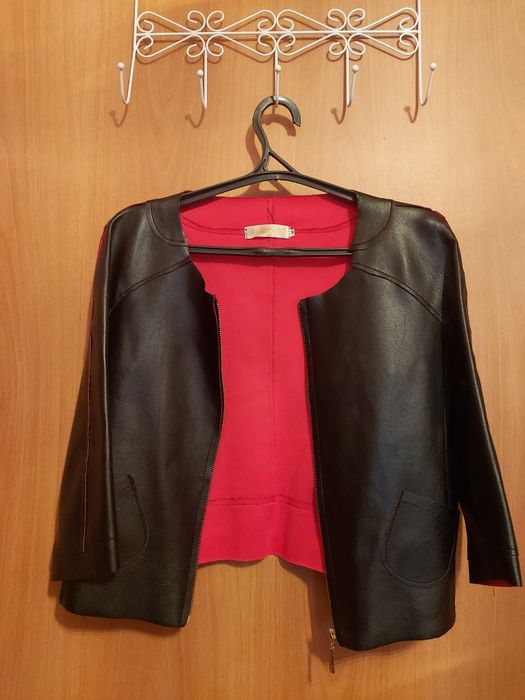 Жакеты женские 44р.