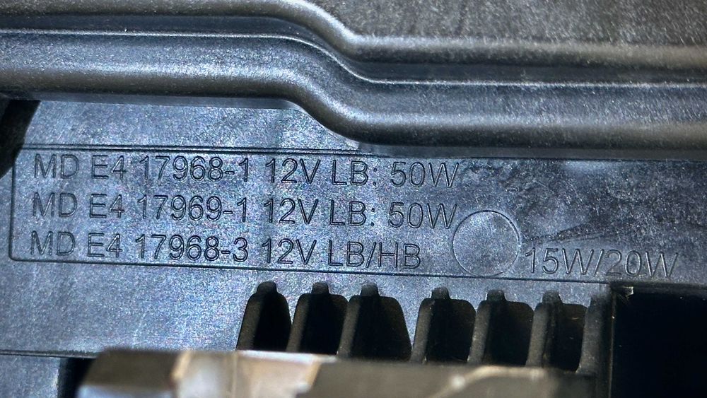 Far LED Audi Q3 Complet - 8U0941034 - in stare foarte buna