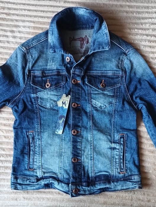 Дамско дънково яке.