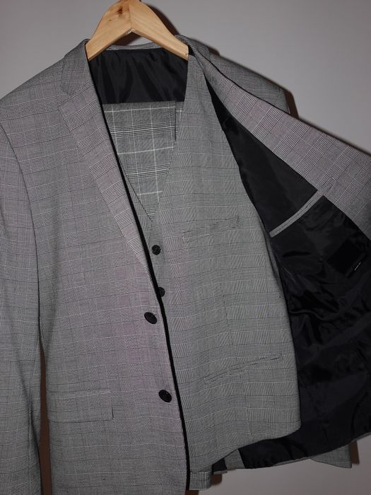 Costum gri cu carouri bărbați – mărimea 50 / L-XL