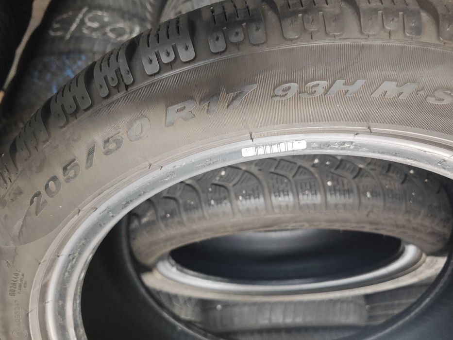 4бр.зимни гуми 205/50/17 Pirelli