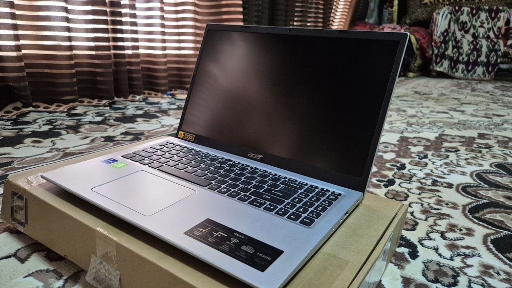 Acer core I 7 sotiladi