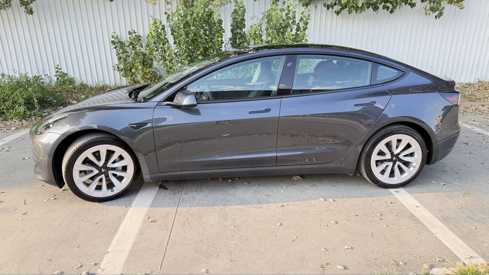 Tesla Model 3 Long Range RWD | 09/2023 | 59.870km | 720 km WLTP | 19”