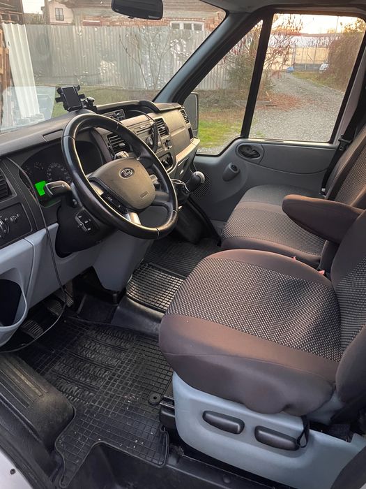 Ford transit 2011
