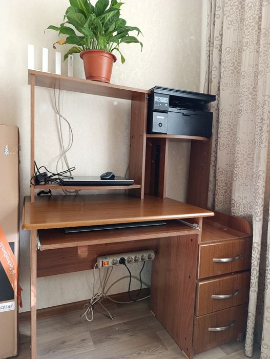 Стол письменный компьютерный