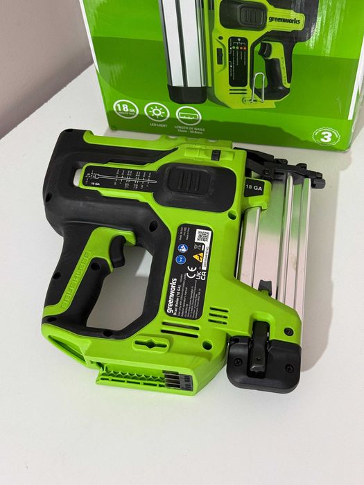 Masina / pistolde batut cuie cu acumulator 24V Greenworks GD24BN