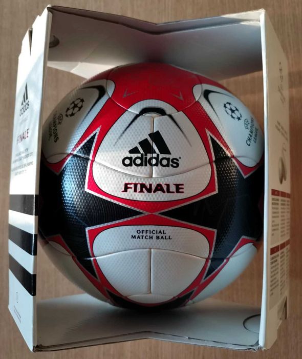 Minge Adidas Finale 9, minge oficială a Ligii Campionilor 2009/2010