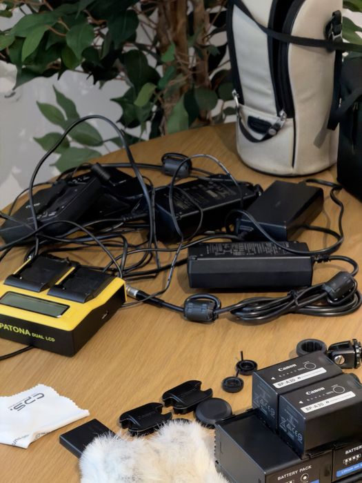 2 x Canon C200 + obiective + steadycam + accesorii, pachet pro complet