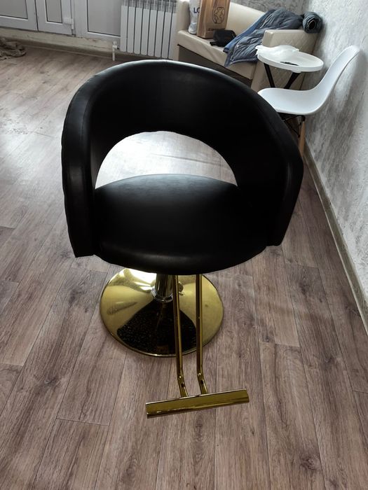 Кресло парикмахерское