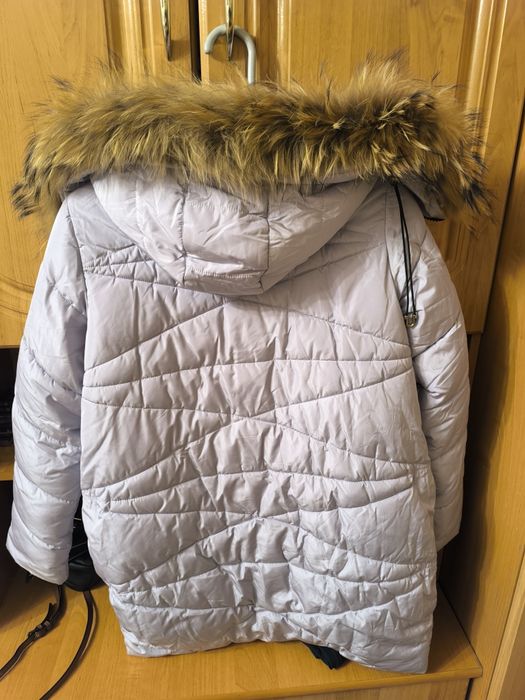 Продам куртку на девочку