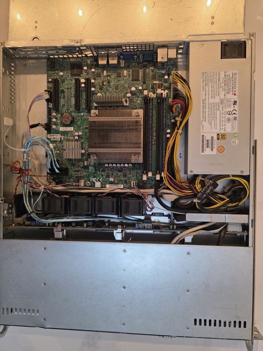 Server Ieftin Supermicro 1U Xeon Sursă 80+ Gold TrueNAS Plex Synology